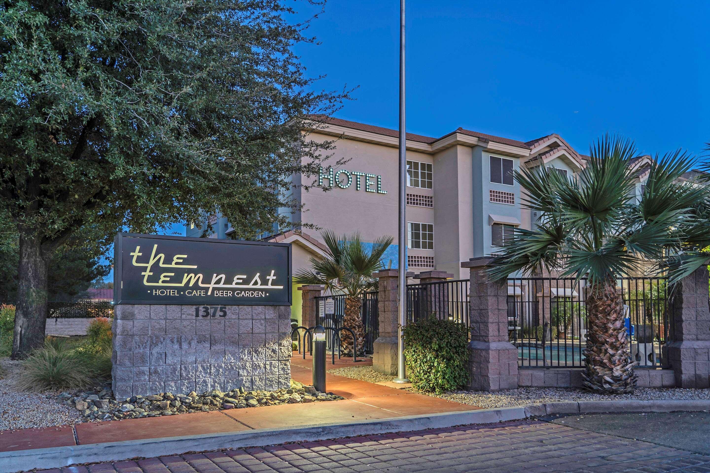 La Quinta Inn & Suites By Wyndham Tempe University, Phoenix Экстерьер фото