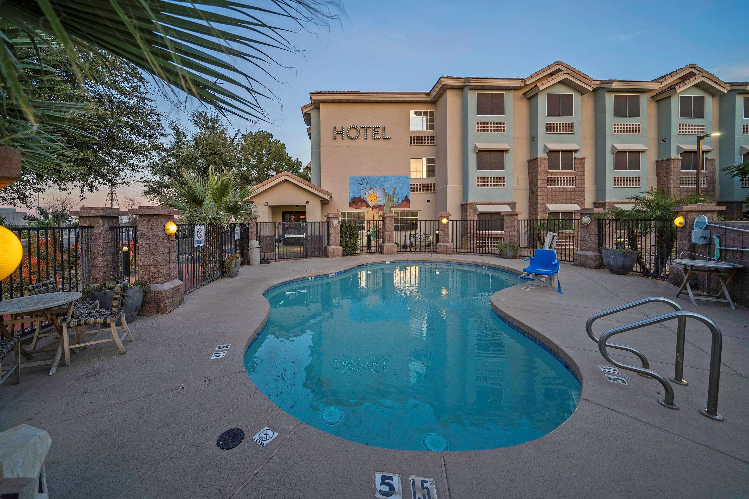 La Quinta Inn & Suites By Wyndham Tempe University, Phoenix Экстерьер фото
