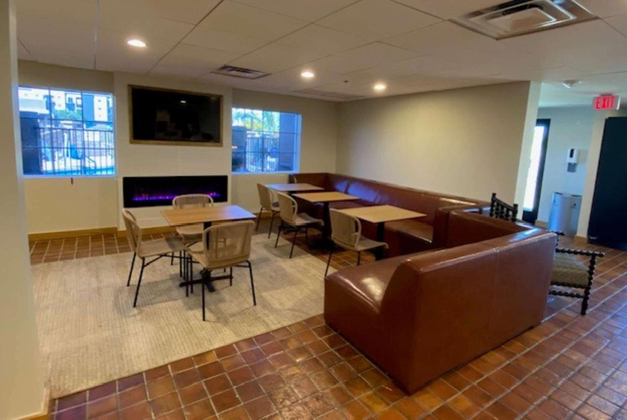 La Quinta Inn & Suites By Wyndham Tempe University, Phoenix Экстерьер фото